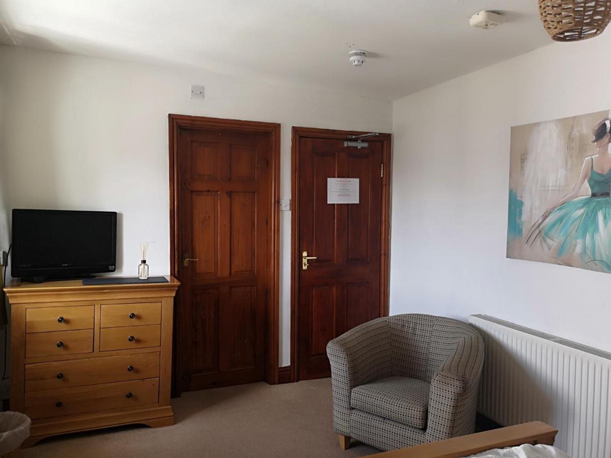 Red Lion Hotel Ystrad Meurig Bagian luar foto